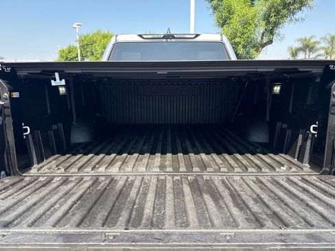 Used 2025 Toyota Tundra Limited AWD/4WD image 10