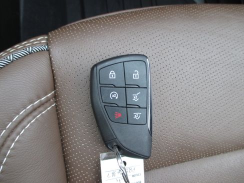 Used 2023 Chevrolet Tahoe High Country w/ Advanced Technology Package image 37