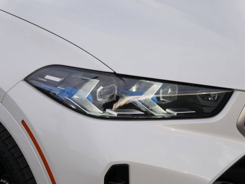 Certified 2025 BMW X6 M60i w/ Parking Assistance Package image 16