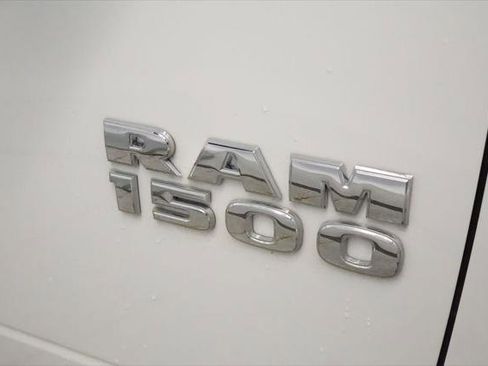 Certified 2018 RAM 1500 Express w/ Express Value Package AWD/4WD image 19