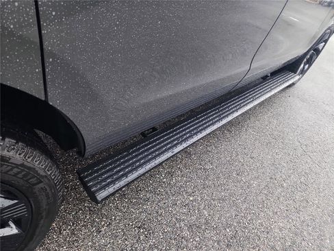 New 2026 Lincoln Navigator L Black Label AWD/4WD image 21