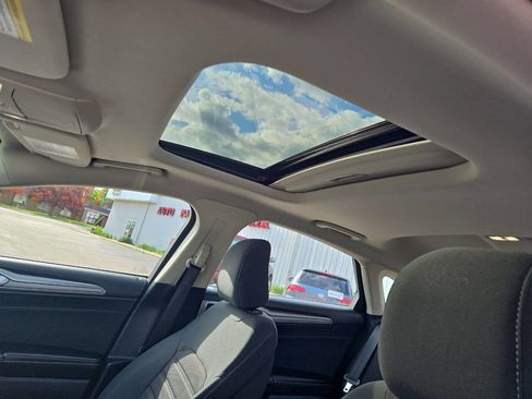 Used 2020 Ford Fusion SE image 18