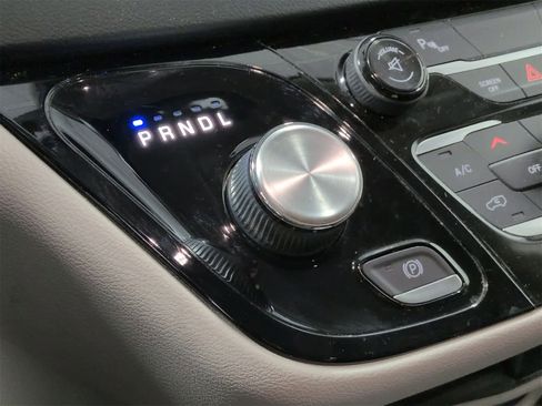 Certified 2017 Chrysler Pacifica Touring w/ Tire & Wheel Group image 30