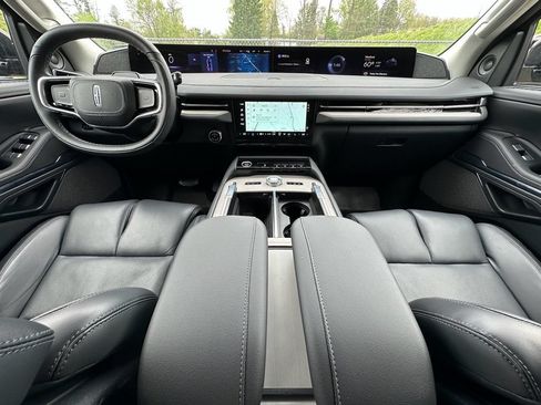 New 2025 Lincoln Navigator Reserve AWD/4WD image 21