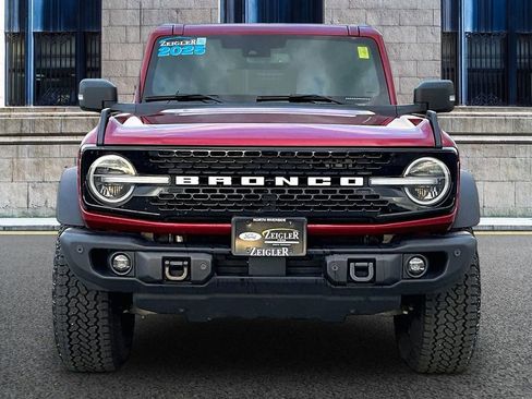 Certified 2025 Ford Bronco Badlands AWD/4WD image 3