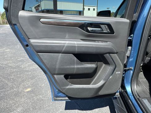 Used 2025 Chevrolet Tahoe Premier image 23