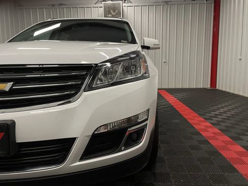 Used 2017 Chevrolet Traverse LT image 9