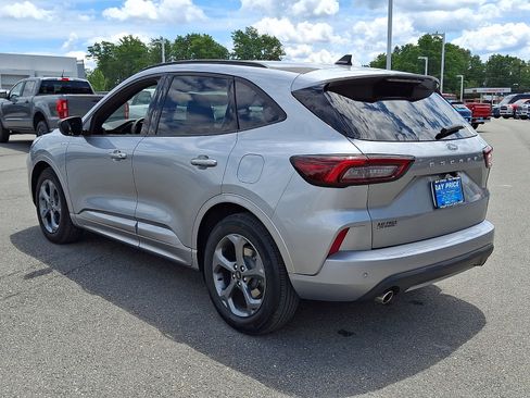 Used 2024 Ford Escape ST-Line w/ Tech Pack #1 FWD image 4