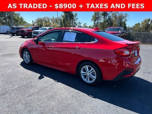 Used 2018 Chevrolet Cruze LT w/ Convenience Package image 4