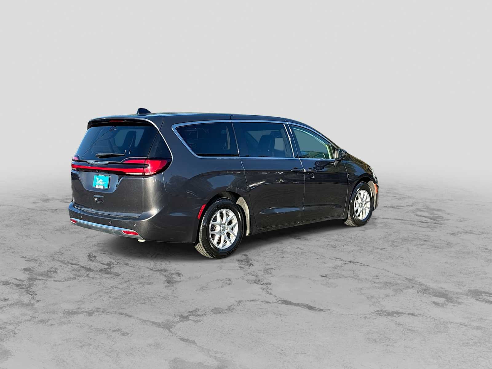 Used 2023 Chrysler Pacifica Touring-L FWD image 8