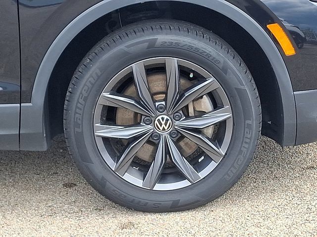 Used 2023 Volkswagen Tiguan SE FWD image 8