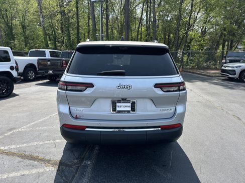 Used 2024 Jeep Grand Cherokee L Limited w/ Luxury Tech Group II image 8