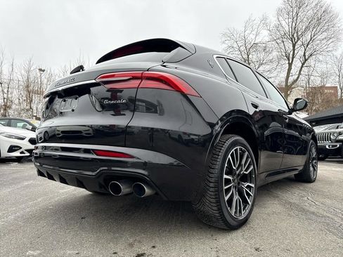 Used 2023 Maserati Grecale GT image 12
