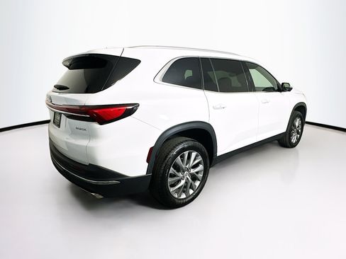 Used 2025 Buick Enclave Preferred FWD image 9
