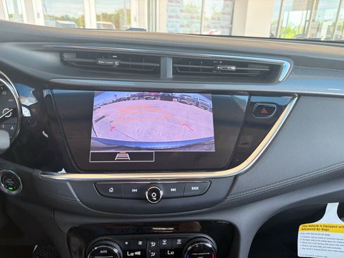 Used 2022 Buick Encore GX Select w/ Sport Touring Package FWD image 21