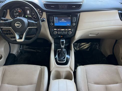 Used 2017 Nissan Rogue SL FWD image 4