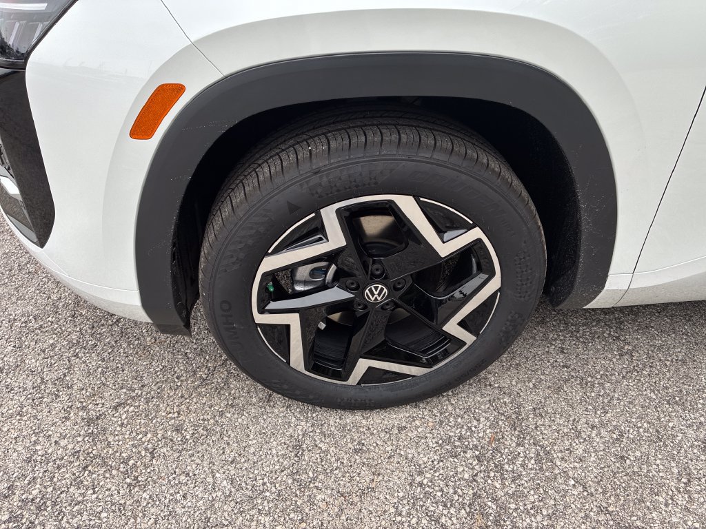 New 2027 Volkswagen Atlas SEL R-Line AWD/4WD image 9