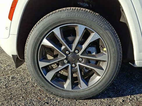 New 2025 Jeep Grand Cherokee Overland w/ Trailer Tow Package image 5