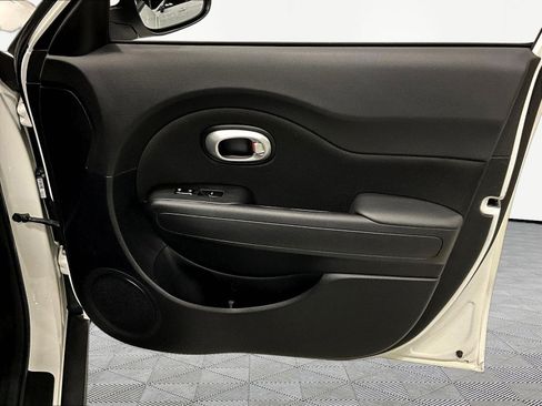Used 2016 Kia Soul FWD image 27