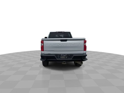 Used 2022 Chevrolet Silverado 2500 Custom w/ Custom Value Package AWD/4WD image 7