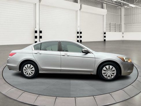 Used 2009 Honda Accord LX image 2