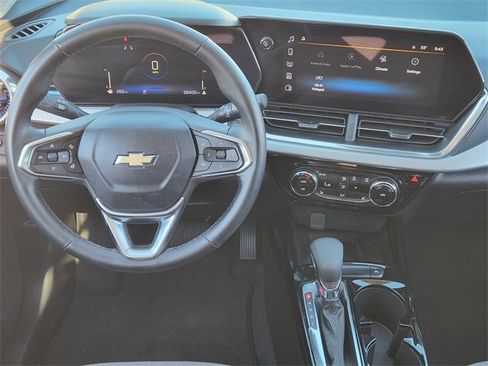 Certified 2024 Chevrolet Trax LT w/ Sunroof Package image 27