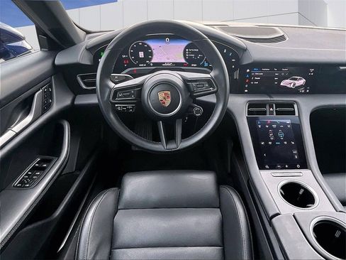 Used 2025 Porsche Taycan image 13