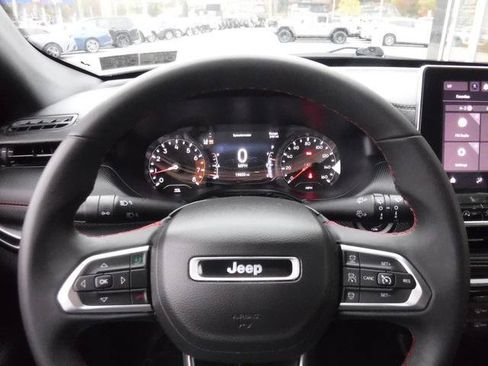 Certified 2023 Jeep Compass Trailhawk AWD/4WD image 33