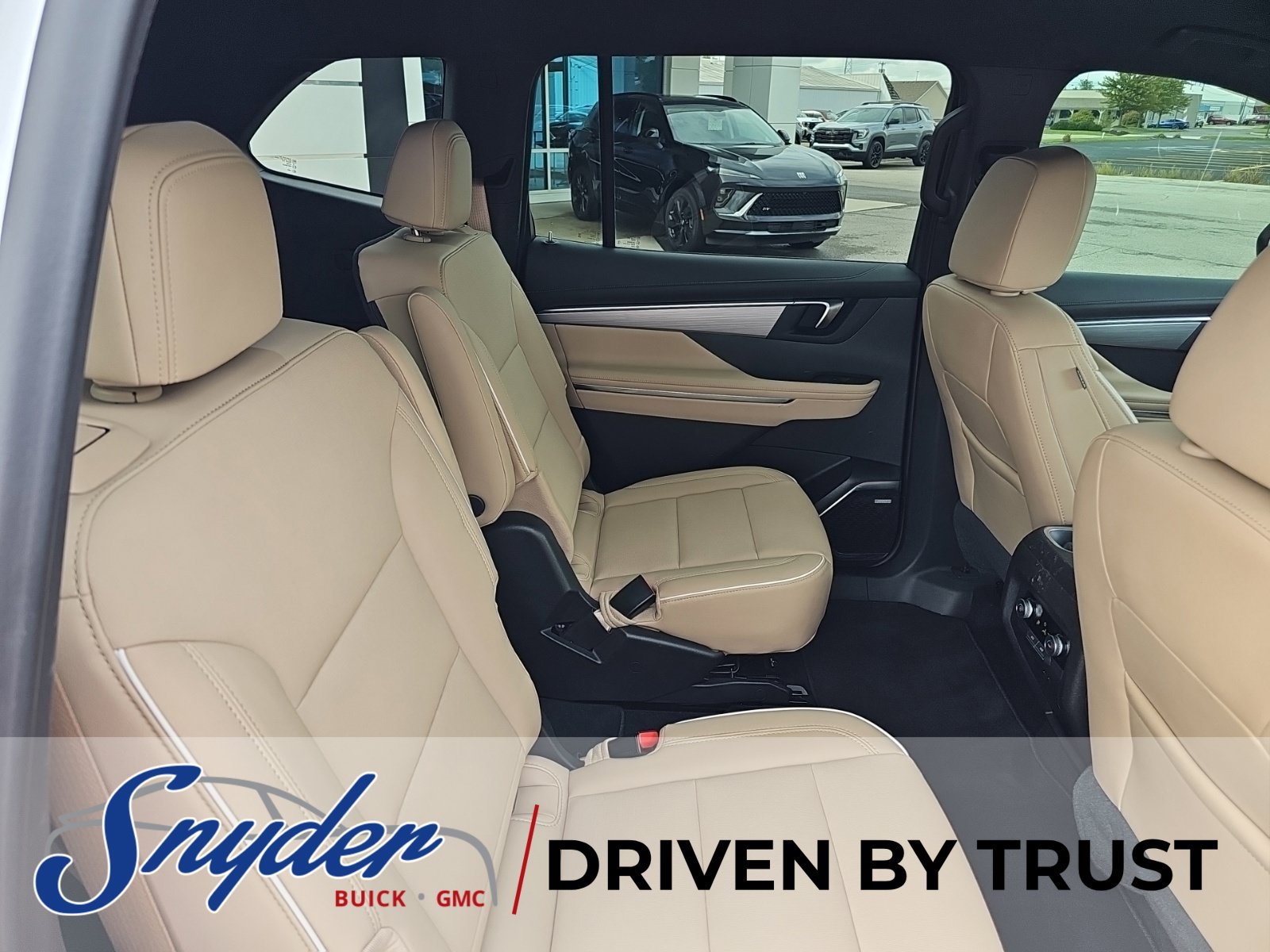Used 2025 Buick Enclave Preferred w/ Super Cruise Package FWD image 28