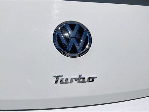 Used 2014 Volkswagen Beetle R-Line FWD image 30