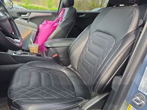 Used 2024 Ford Escape Platinum w/ Premium Technology Package image 8