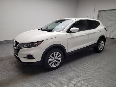 Used 2021 Nissan Rogue Sport S image 2