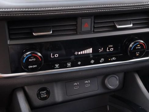 Certified 2025 Nissan Rogue SV AWD/4WD image 19