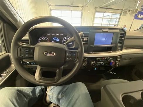 Used 2025 Ford F250 XLT image 27
