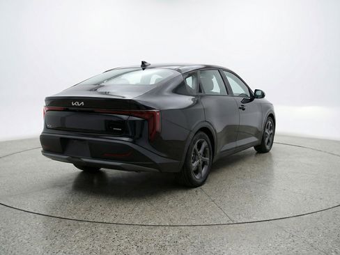 Used 2025 Kia K4 LXS image 9