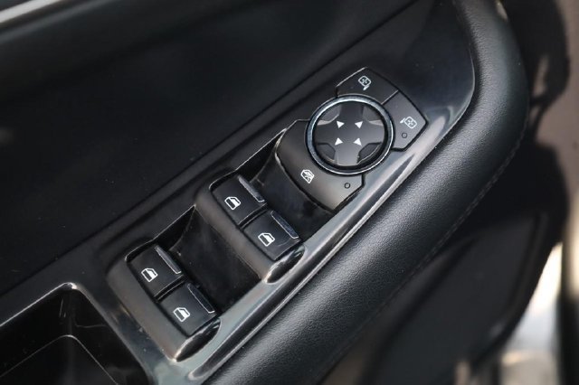 Used 2020 Ford Edge SEL w/ Convenience Package FWD image 11
