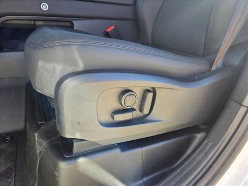 New 2026 Land Rover Defender 110 S image 4