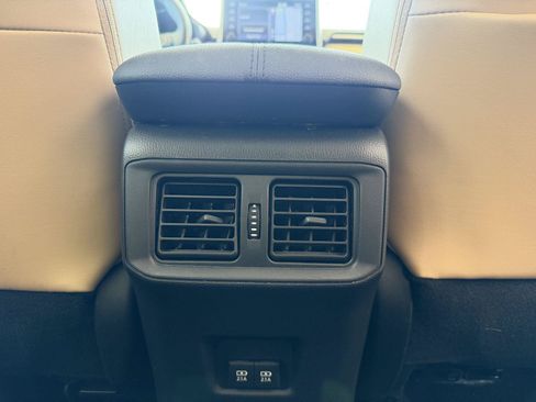 Used 2021 Toyota RAV4 Limited AWD/4WD image 26