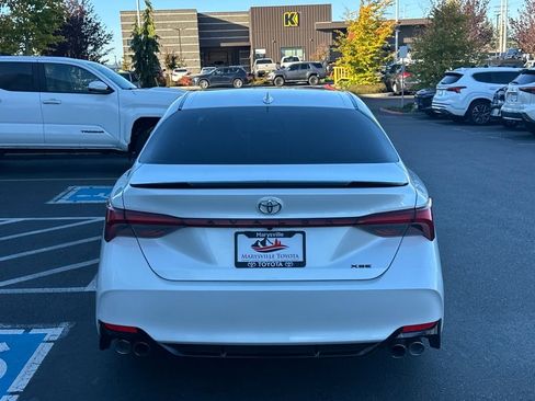 Used 2020 Toyota Avalon XSE image 4