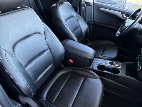 Used 2020 Ford Escape SEL image 16