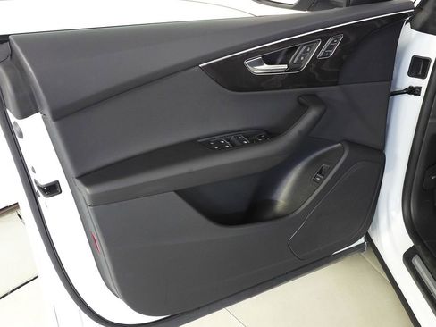 Used 2023 Audi Q8 Premium w/ Convenience Package image 11