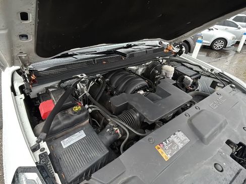 Used 2017 GMC Yukon SLT w/ Open Road Package image 48