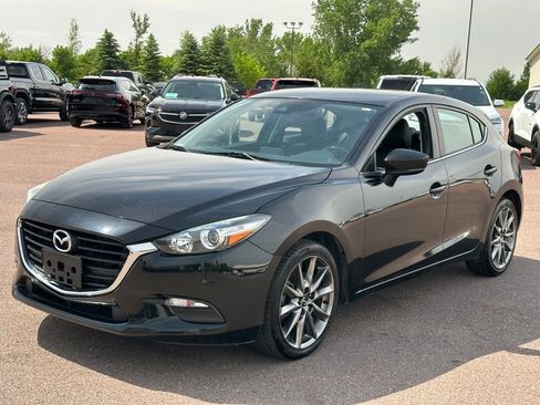 Used 2018 MAZDA MAZDA3 Touring FWD image 4