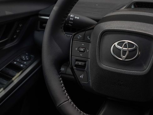 New 2026 Toyota C-HR AWD/4WD image 18