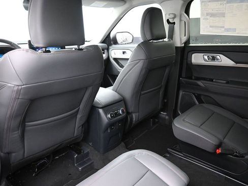 New 2026 Ford Explorer Active w/ Active Comfort Package image 2