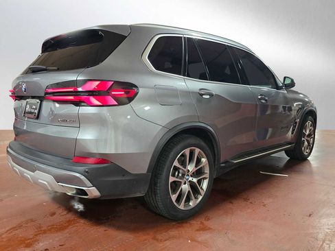 Used 2024 BMW X5 xDrive40i w/ Premium Package image 3