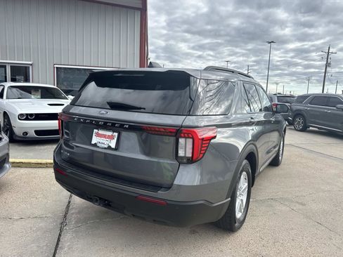 Used 2025 Ford Explorer Active image 7
