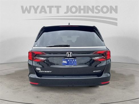 Used 2023 Honda Odyssey Sport image 4