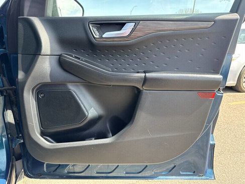 Used 2020 Ford Escape Titanium image 19