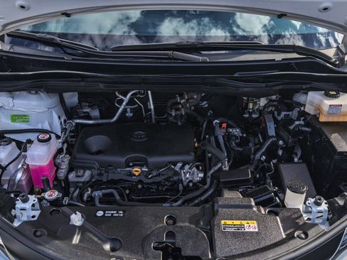 Used 2024 Toyota Sienna LE image 45